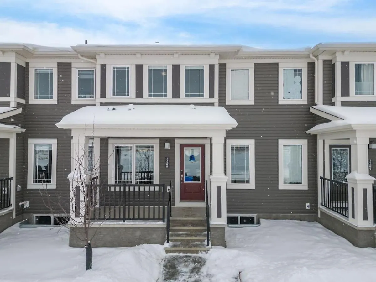 Top Rated Home With Private Garage, Near Airport, Free Banff Pass, Netflix, Sleeps 8 Calgary 0*,  Canada